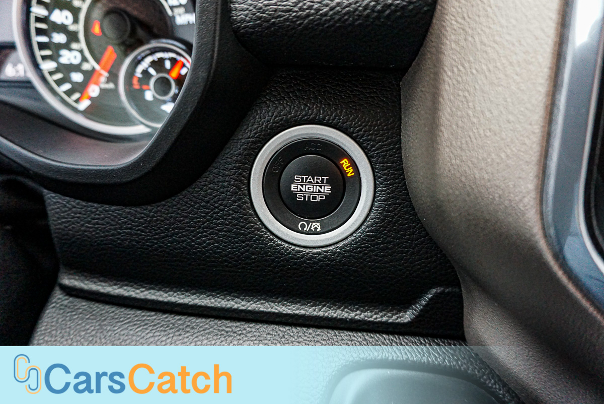 CARSCATCH - Used vehicle - Truck RAM 1500 2020