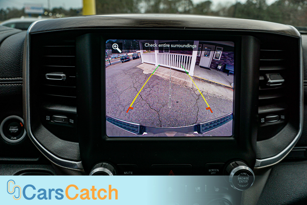 CARSCATCH - Used vehicle - Truck RAM 1500 2020