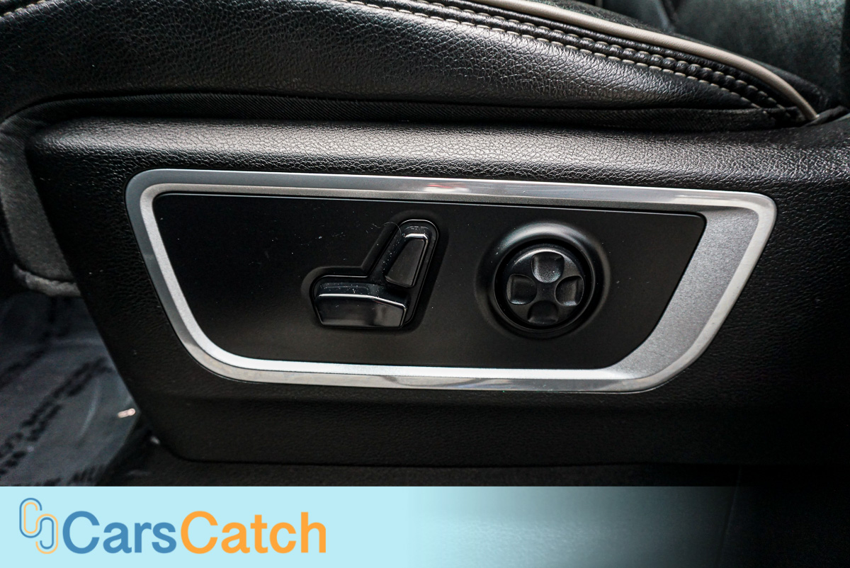 CARSCATCH - Used vehicle - Truck RAM 1500 2020