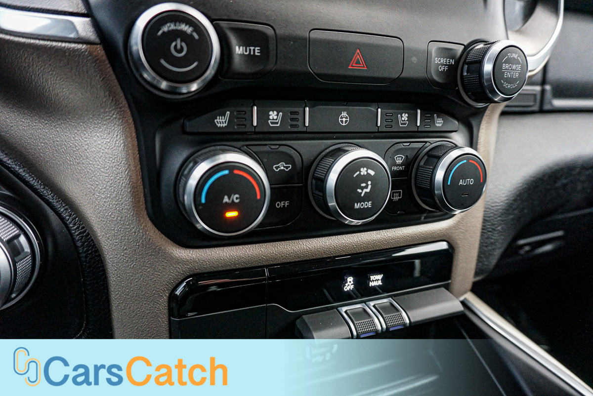 CARSCATCH - Used vehicle - Truck RAM 1500 2020