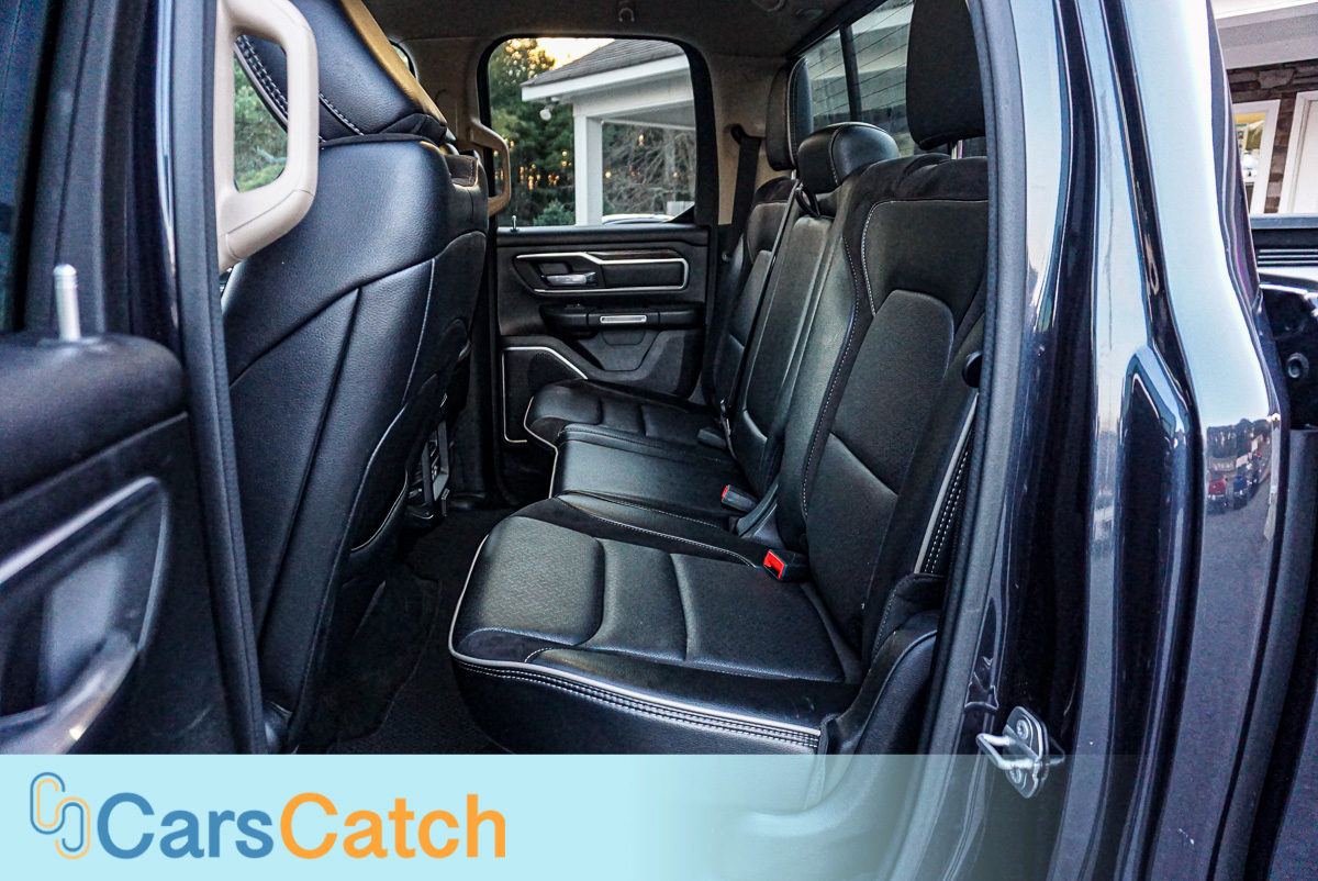 CARSCATCH - Used vehicle - Truck RAM 1500 2020