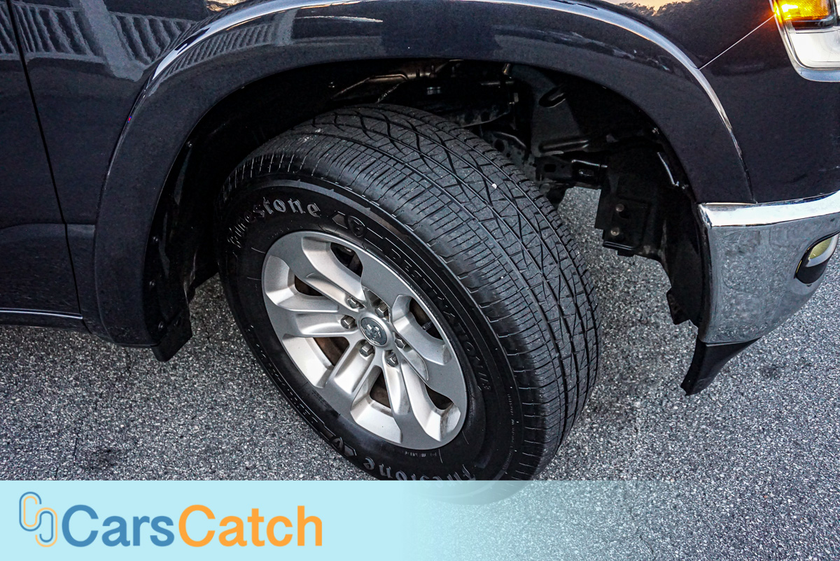 CARSCATCH - Used vehicle - Truck RAM 1500 2020