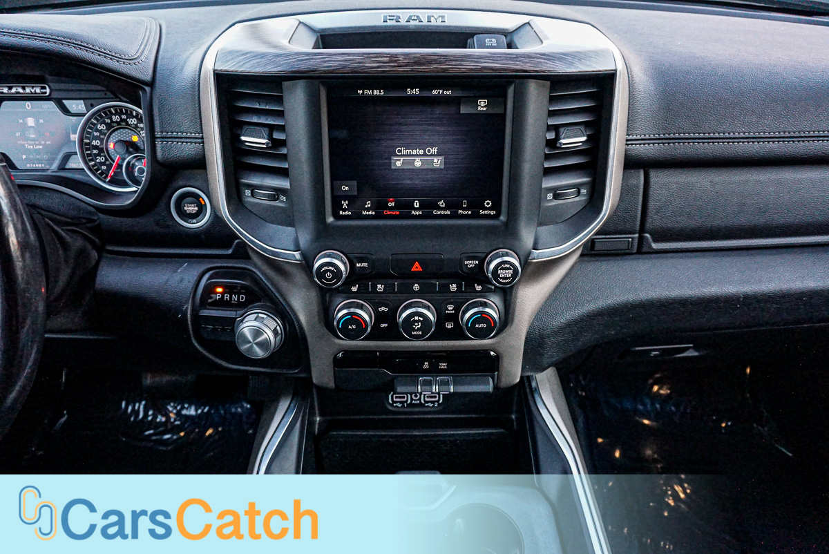 CARSCATCH - Used vehicle - Truck RAM 1500 2020