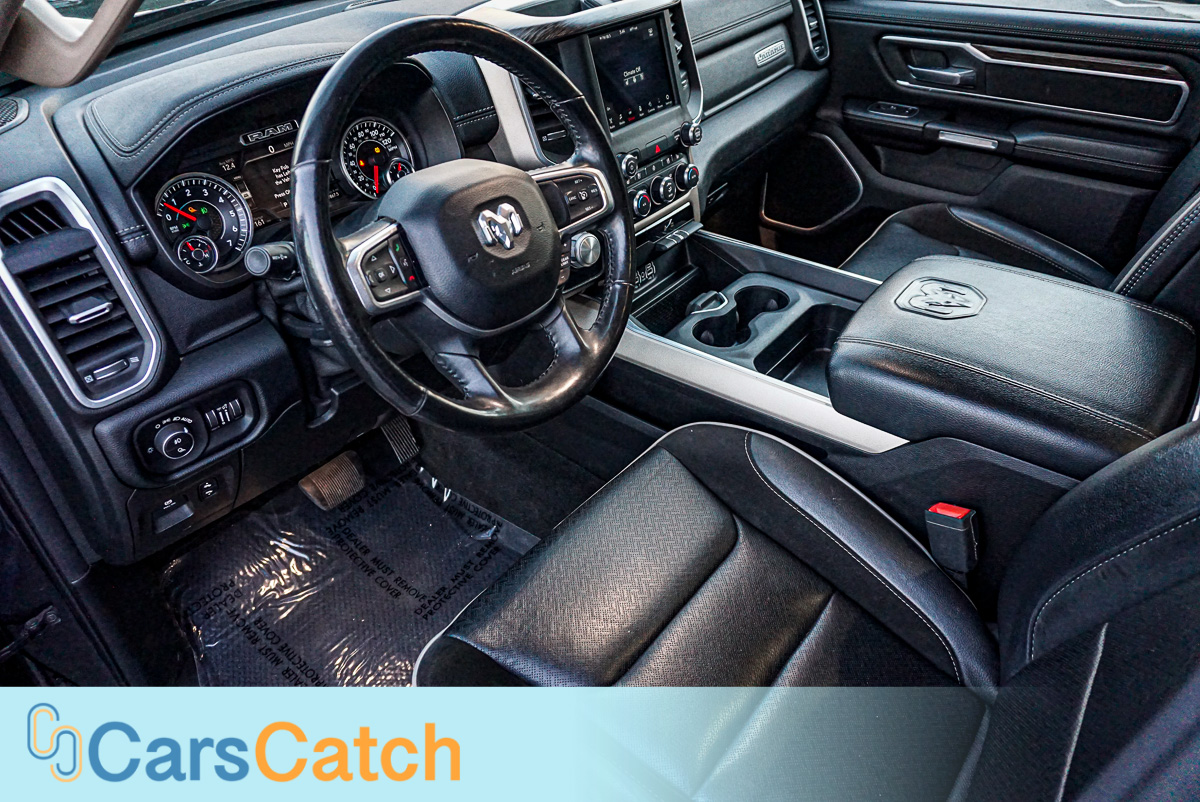 CARSCATCH - Used vehicle - Truck RAM 1500 2020