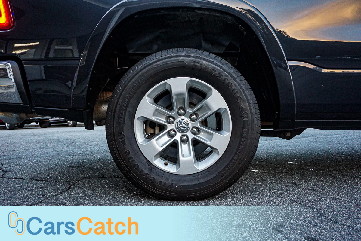 CARSCATCH - Used vehicle - Truck RAM 1500 2020