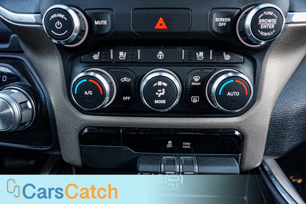 CARSCATCH - Used vehicle - Truck RAM 1500 2020