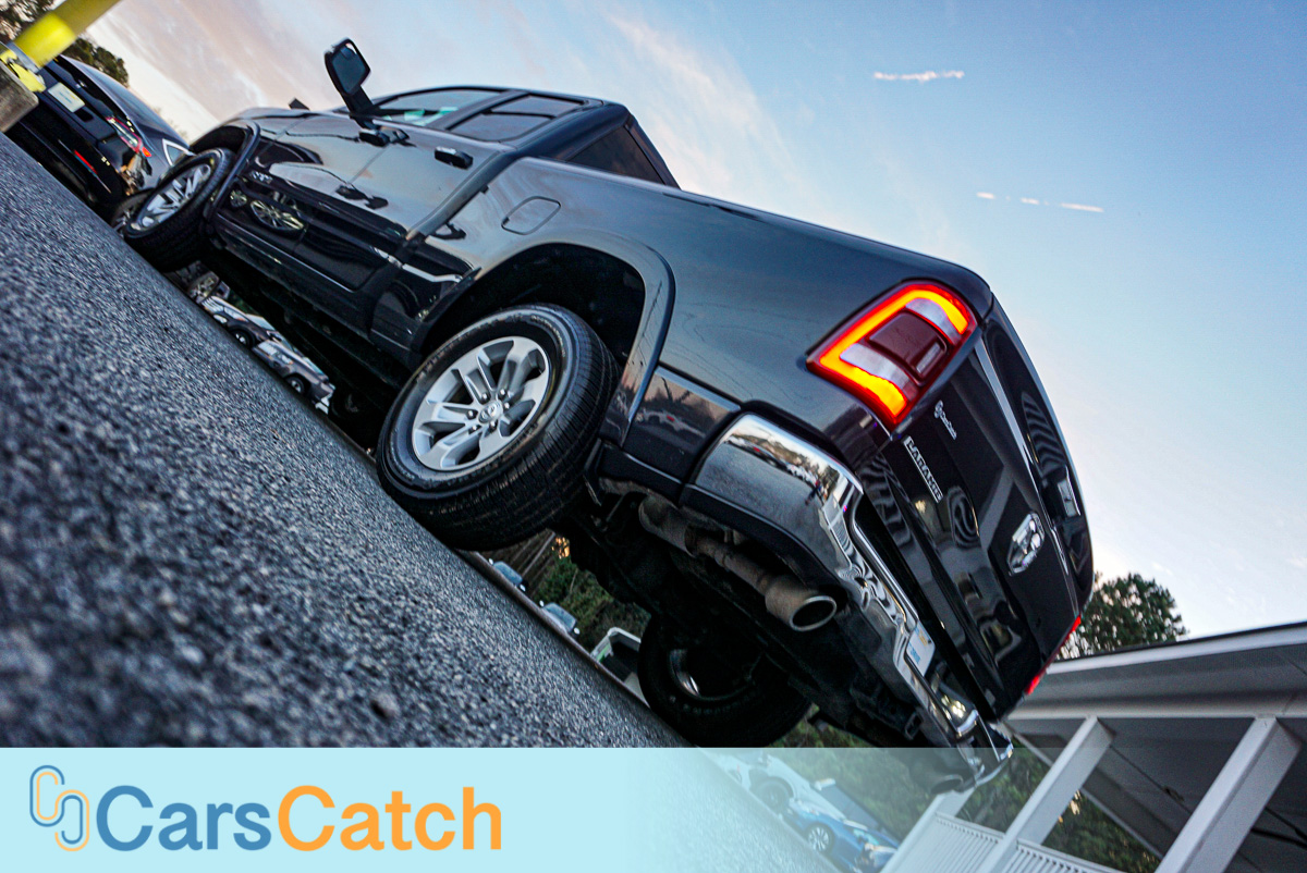CARSCATCH - Used vehicle - Truck RAM 1500 2020