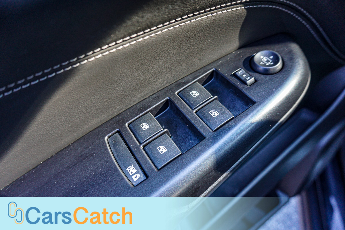 CARSCATCH - Used vehicle - SUV CADILLAC SRX 2013