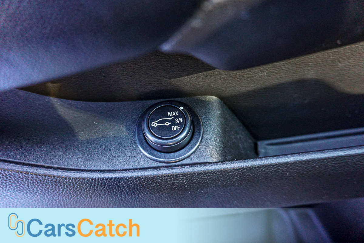 CARSCATCH - Used vehicle - SUV CADILLAC SRX 2013