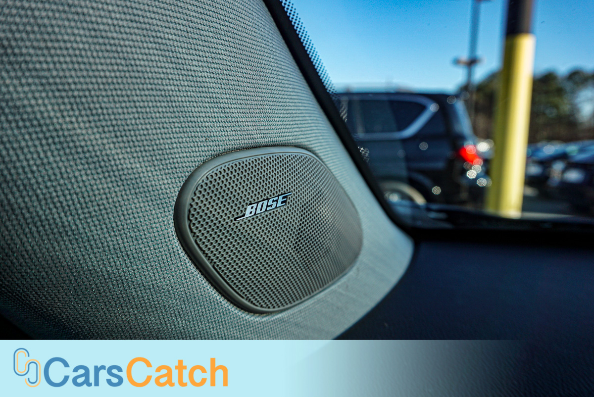 CARSCATCH - Used vehicle - SUV CADILLAC SRX 2013