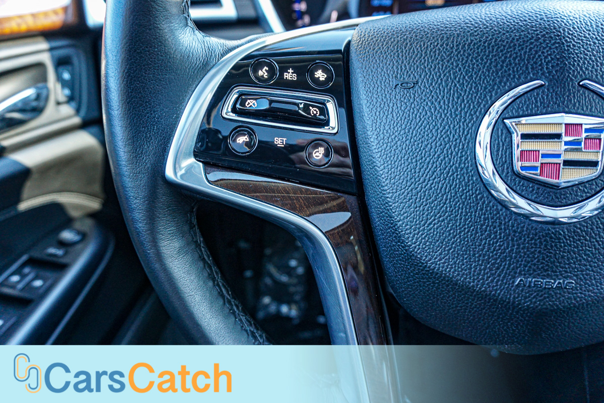 CARSCATCH - Used vehicle - SUV CADILLAC SRX 2013