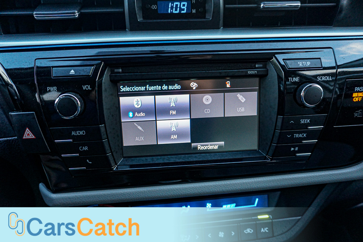 CARSCATCH - Used vehicle - Sedan TOYOTA COROLLA 2016