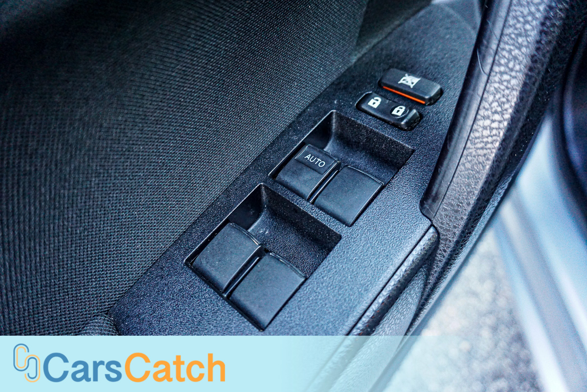 CARSCATCH - Used vehicle - Sedan TOYOTA COROLLA 2016