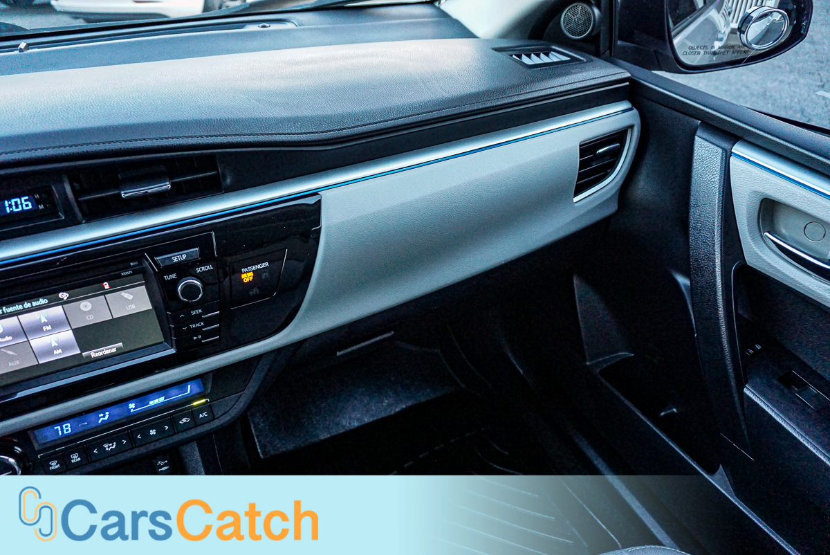 CARSCATCH - Used vehicle - Sedan TOYOTA COROLLA 2016