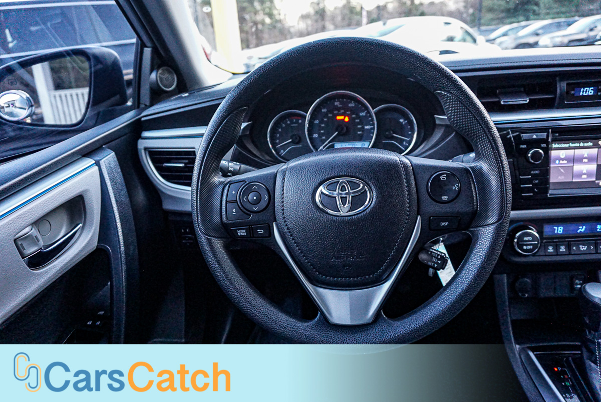 CARSCATCH - Used vehicle - Sedan TOYOTA COROLLA 2016