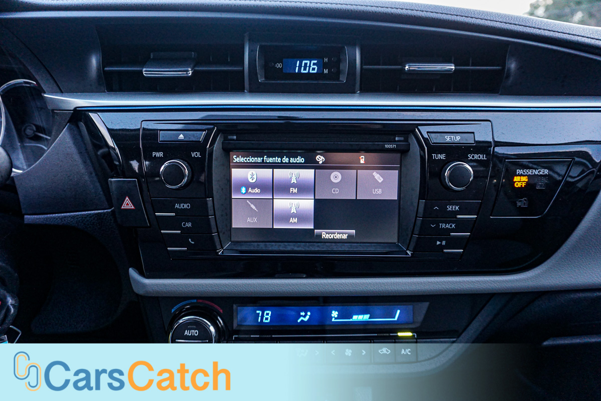 CARSCATCH - Used vehicle - Sedan TOYOTA COROLLA 2016