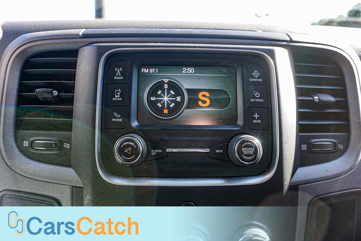 CARSCATCH - Used vehicle - Truck RAM 1500 2015