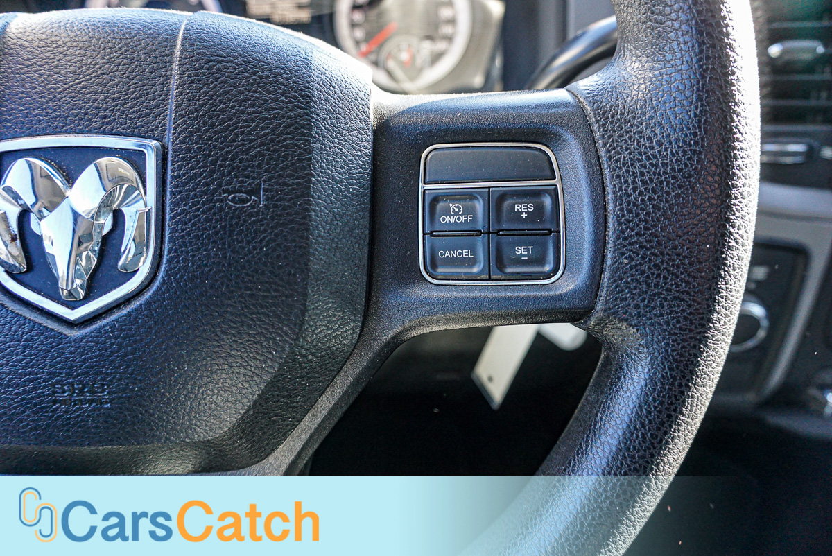 CARSCATCH - Used vehicle - Truck RAM 1500 2015