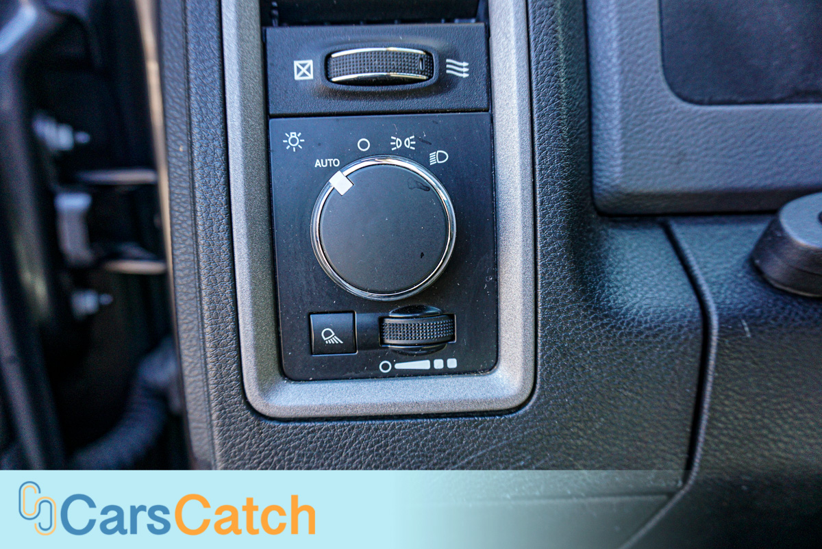 CARSCATCH - Used vehicle - Truck RAM 1500 2015