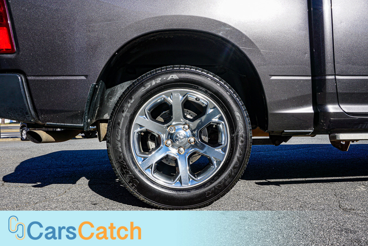 CARSCATCH - Used vehicle - Truck RAM 1500 2015