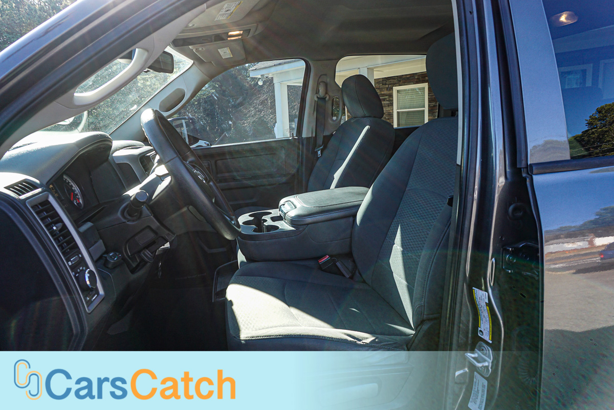 CARSCATCH - Used vehicle - Truck RAM 1500 2015