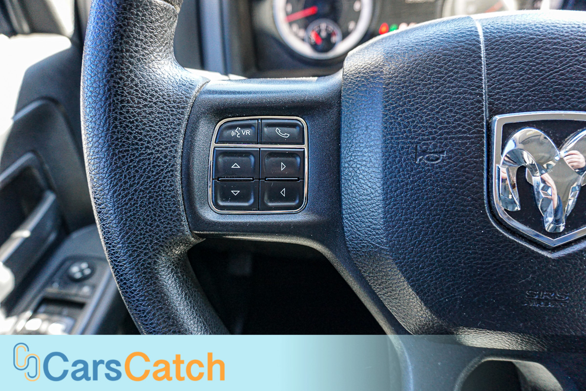 CARSCATCH - Used vehicle - Truck RAM 1500 2015