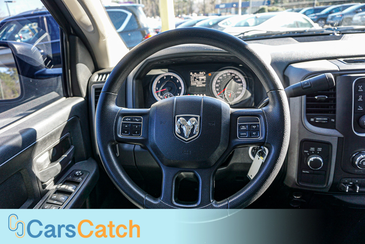 CARSCATCH - Used vehicle - Truck RAM 1500 2015