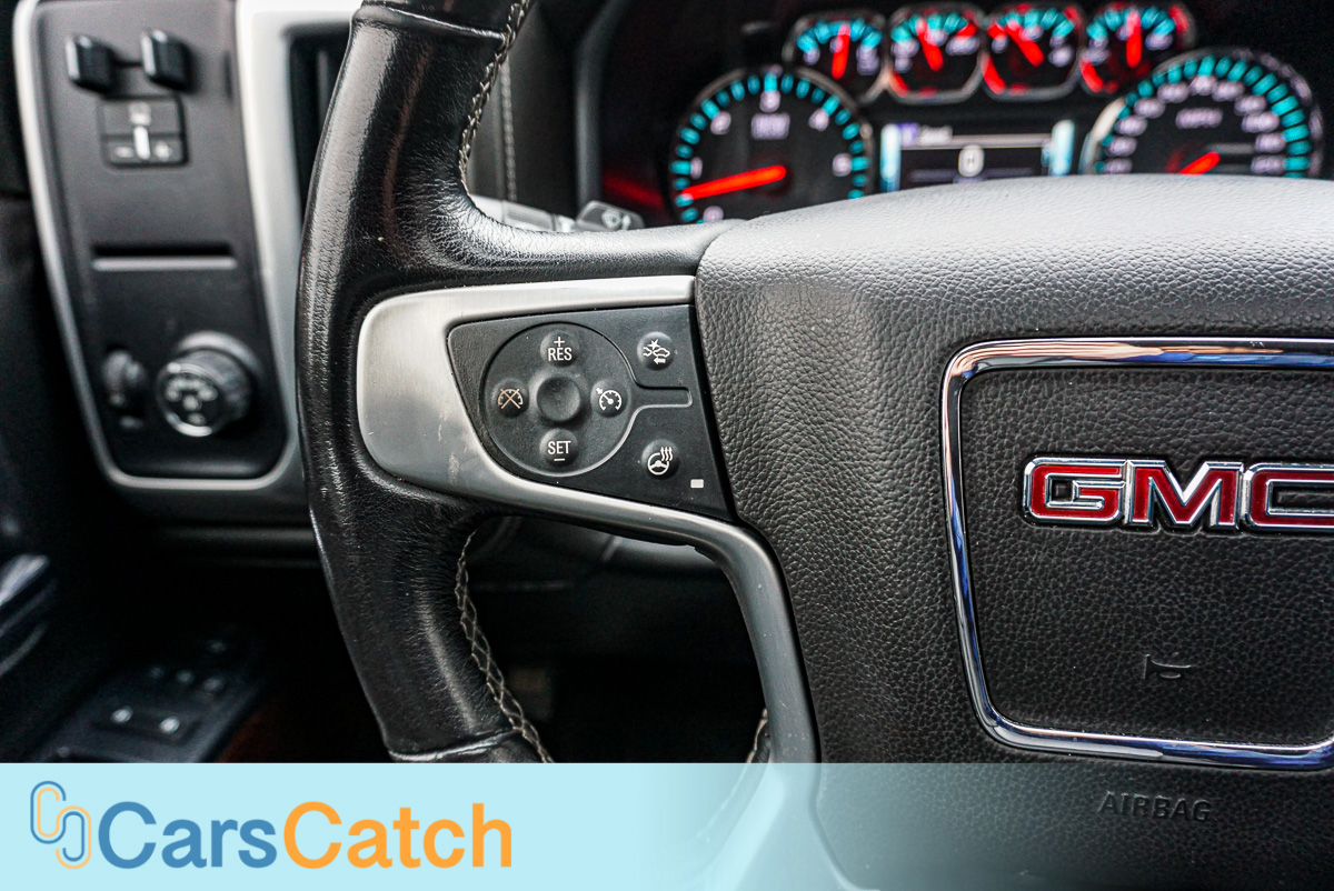 CARSCATCH - Used vehicle - Truck GMC SIERRA 1500 2018