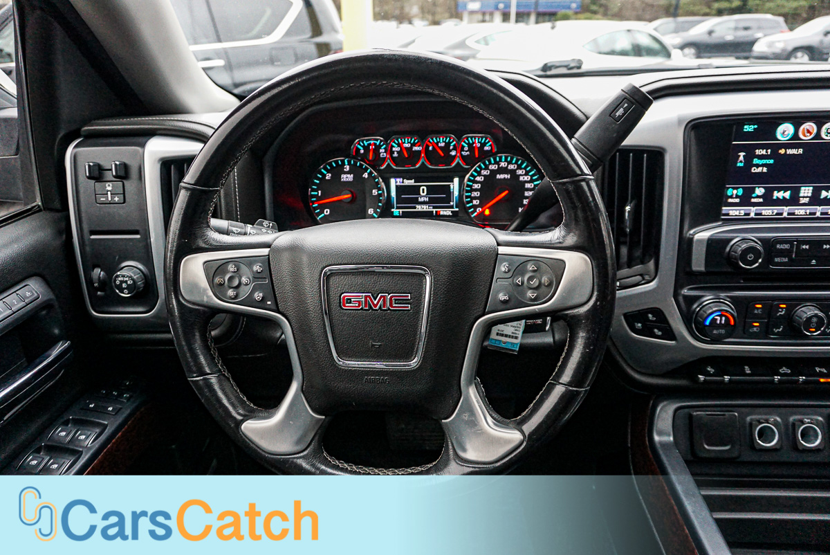 CARSCATCH - Used vehicle - Truck GMC SIERRA 1500 2018