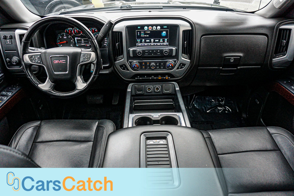CARSCATCH - Used vehicle - Truck GMC SIERRA 1500 2018