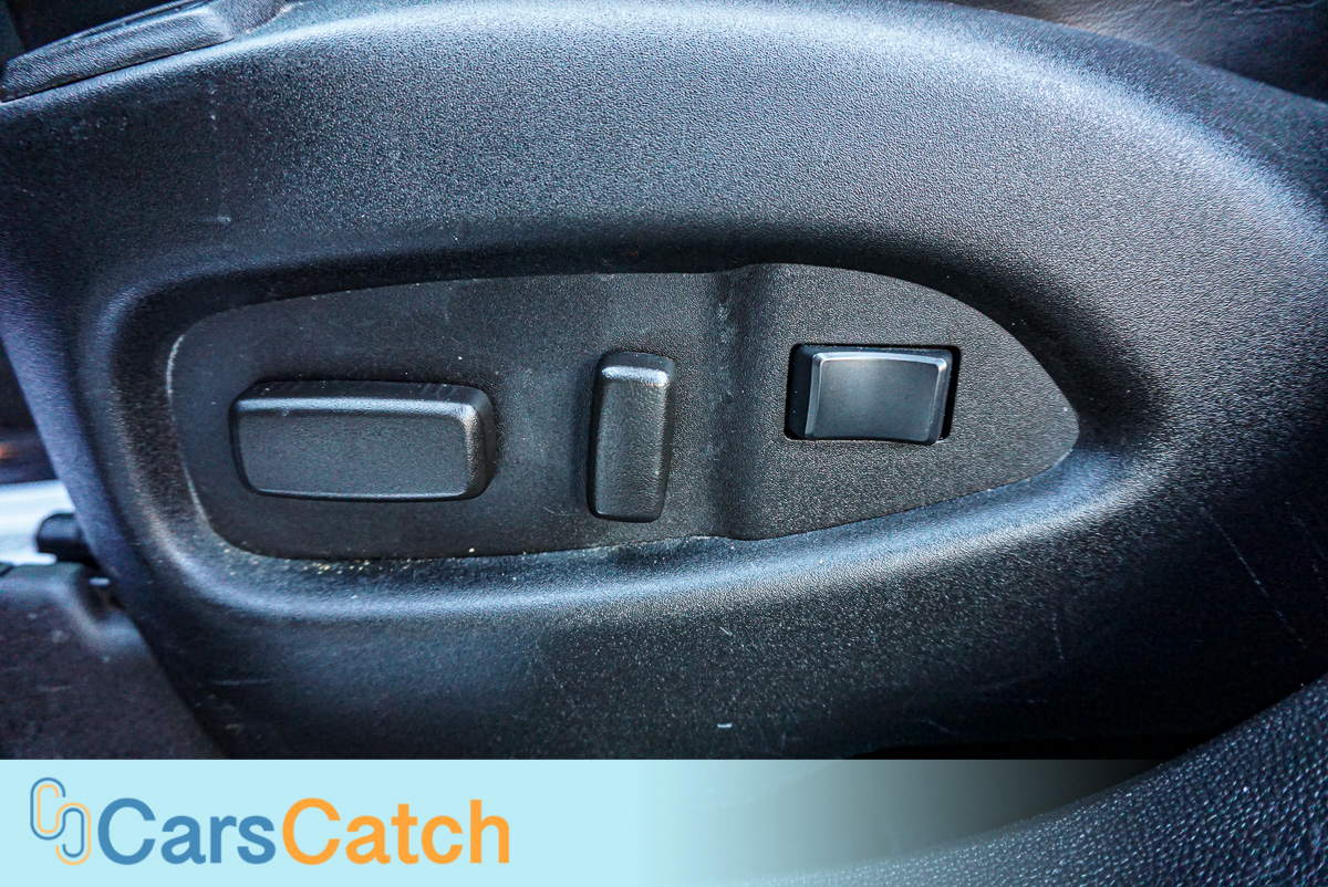 CARSCATCH - Used vehicle - SUV CADILLAC SRX 2013