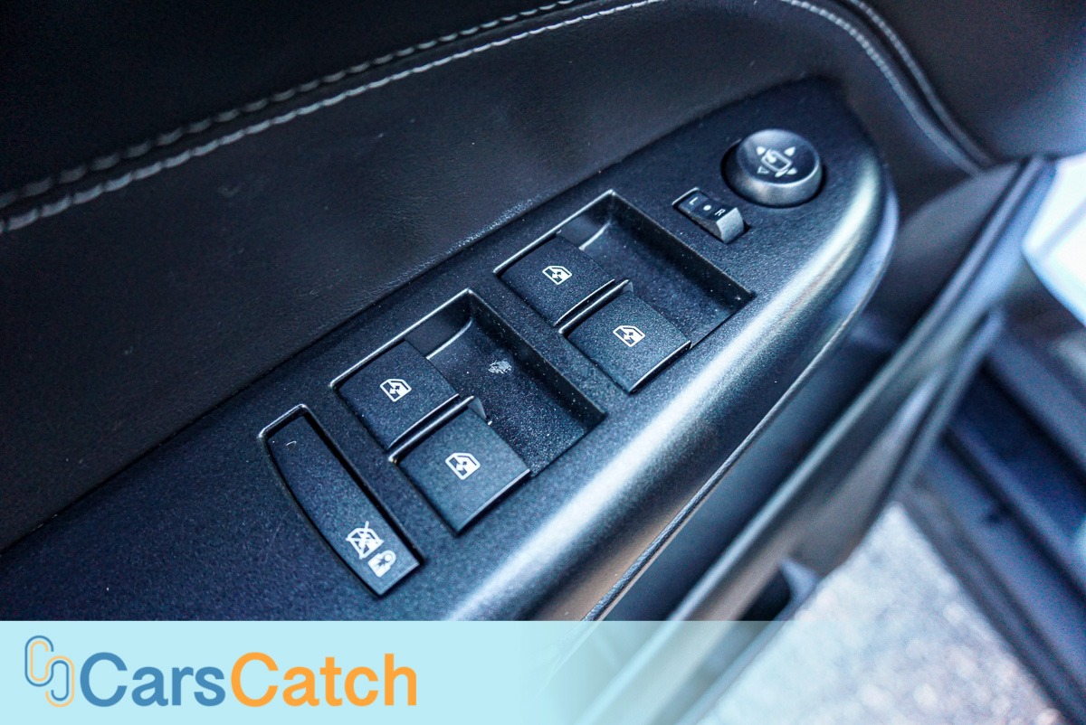 CARSCATCH - Used vehicle - SUV CADILLAC SRX 2013