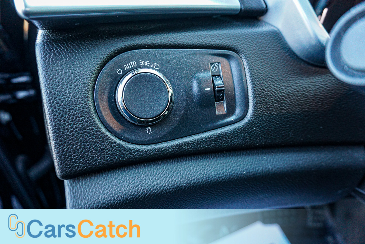 CARSCATCH - Used vehicle - SUV CADILLAC SRX 2013