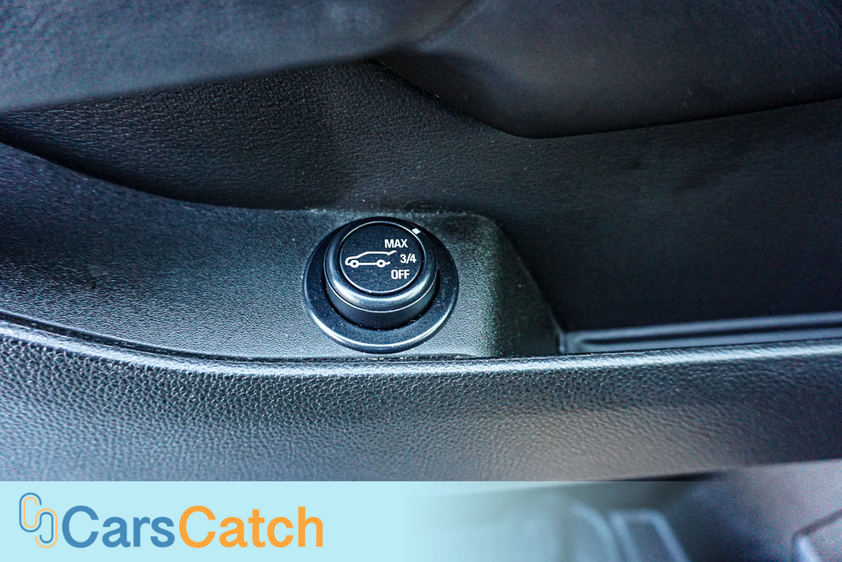 CARSCATCH - Used vehicle - SUV CADILLAC SRX 2013