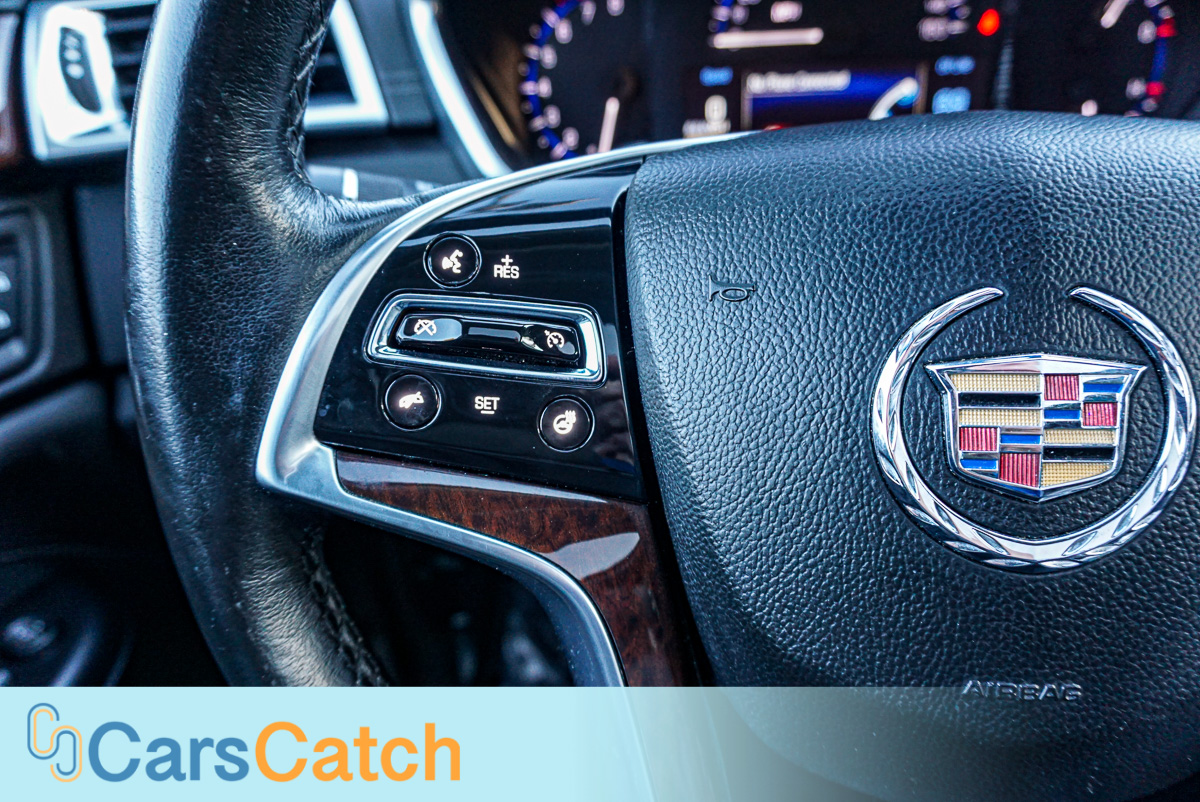 CARSCATCH - Used vehicle - SUV CADILLAC SRX 2013