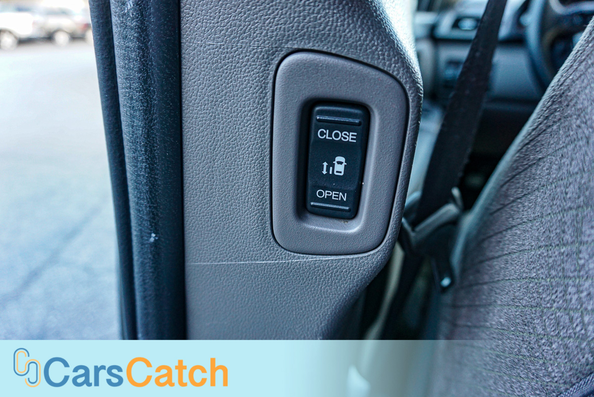 CARSCATCH - Used vehicle - Minivan HONDA ODYSSEY 2015