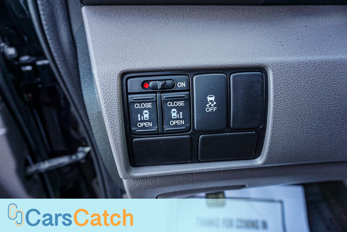 CARSCATCH - Used vehicle - Minivan HONDA ODYSSEY 2015