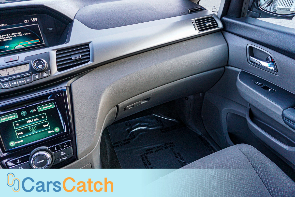 CARSCATCH - Used vehicle - Minivan HONDA ODYSSEY 2015