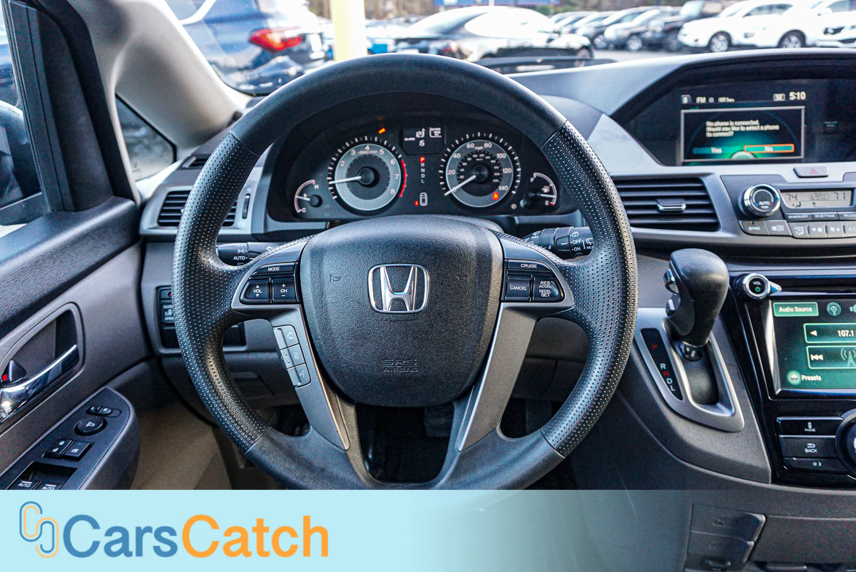 CARSCATCH - Used vehicle - Minivan HONDA ODYSSEY 2015