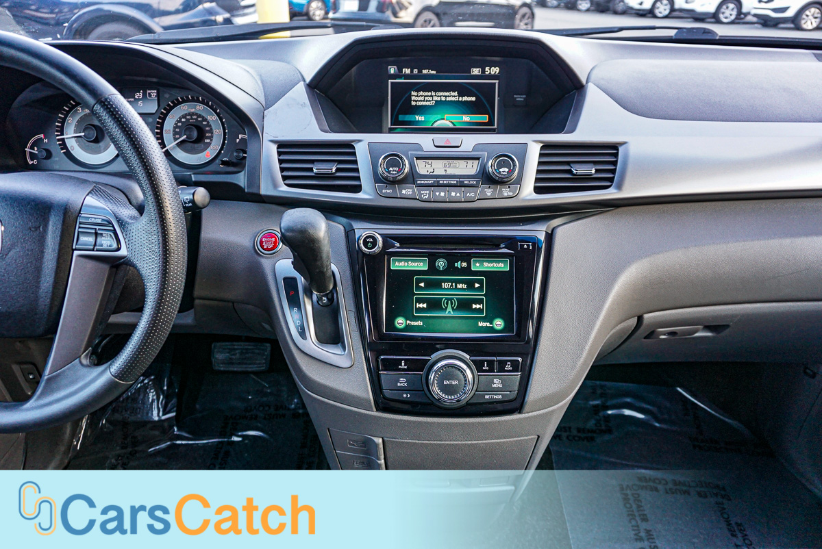 CARSCATCH - Used vehicle - Minivan HONDA ODYSSEY 2015