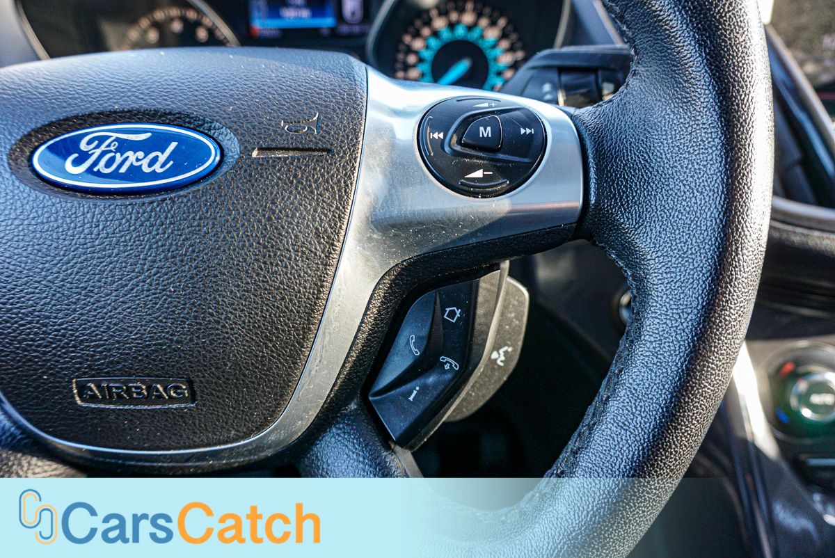 CARSCATCH - Used vehicle - SUV FORD ESCAPE 2013