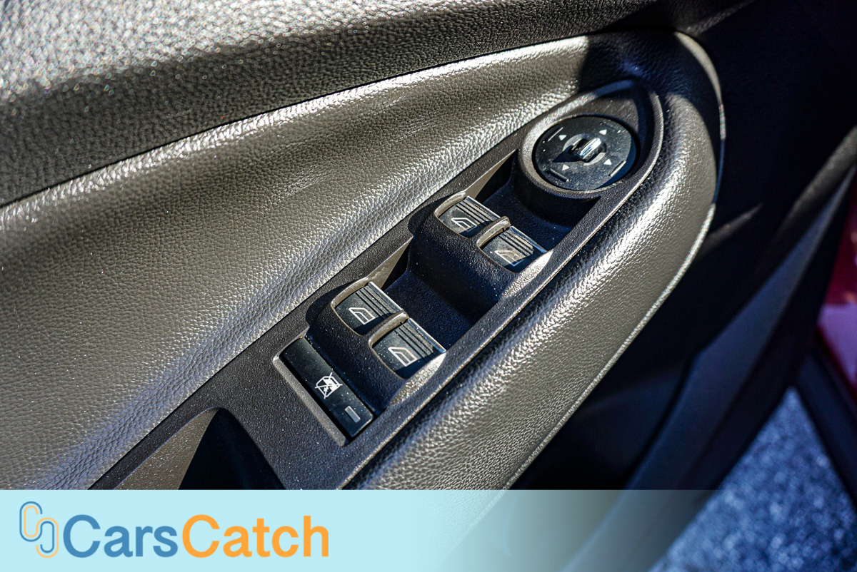 CARSCATCH - Used vehicle - SUV FORD ESCAPE 2013