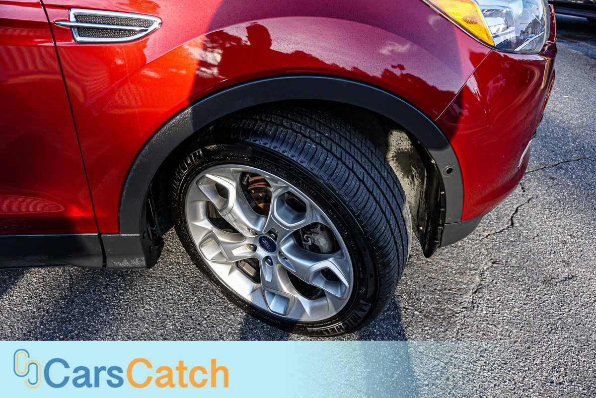 CARSCATCH - Used vehicle - SUV FORD ESCAPE 2013