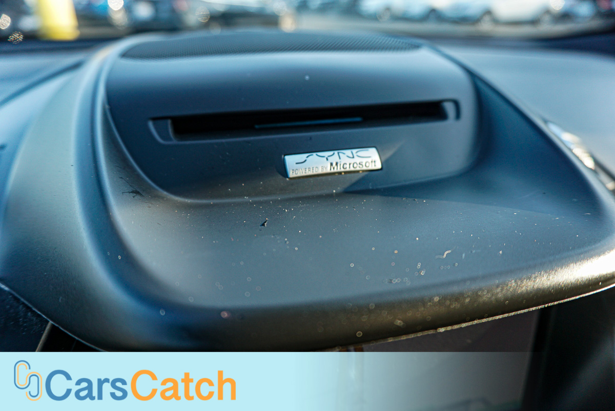 CARSCATCH - Used vehicle - SUV FORD ESCAPE 2013