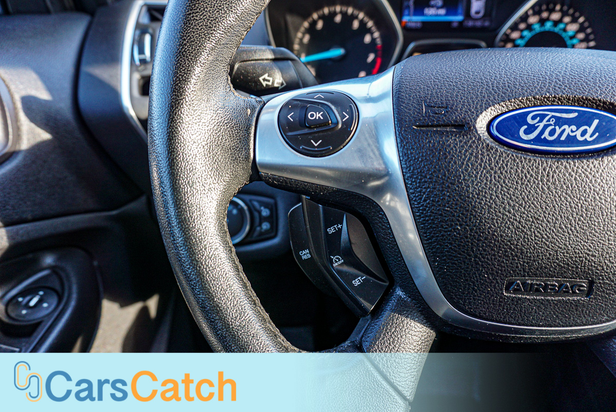 CARSCATCH - Used vehicle - SUV FORD ESCAPE 2013