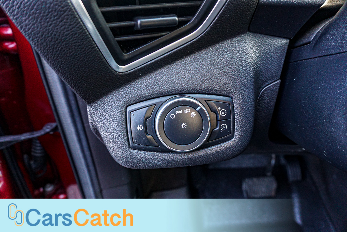 CARSCATCH - Used vehicle - SUV FORD ESCAPE 2013