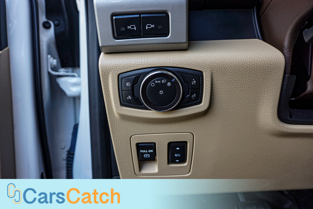 CARSCATCH - Used vehicle - Truck FORD F-150 2018