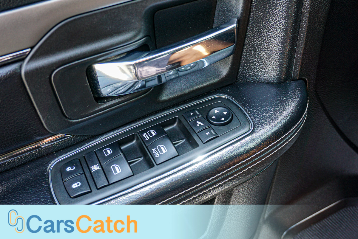 CARSCATCH - Used vehicle - Truck RAM 1500 2013