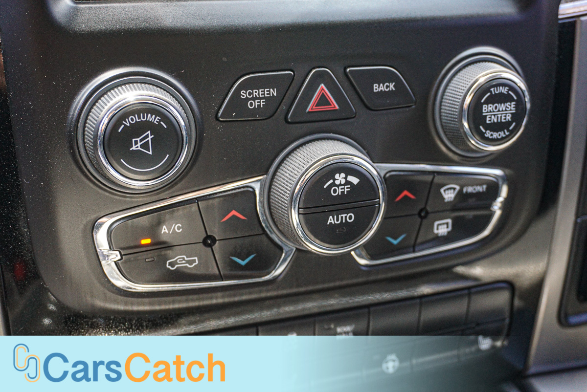 CARSCATCH - Used vehicle - Truck RAM 1500 2013