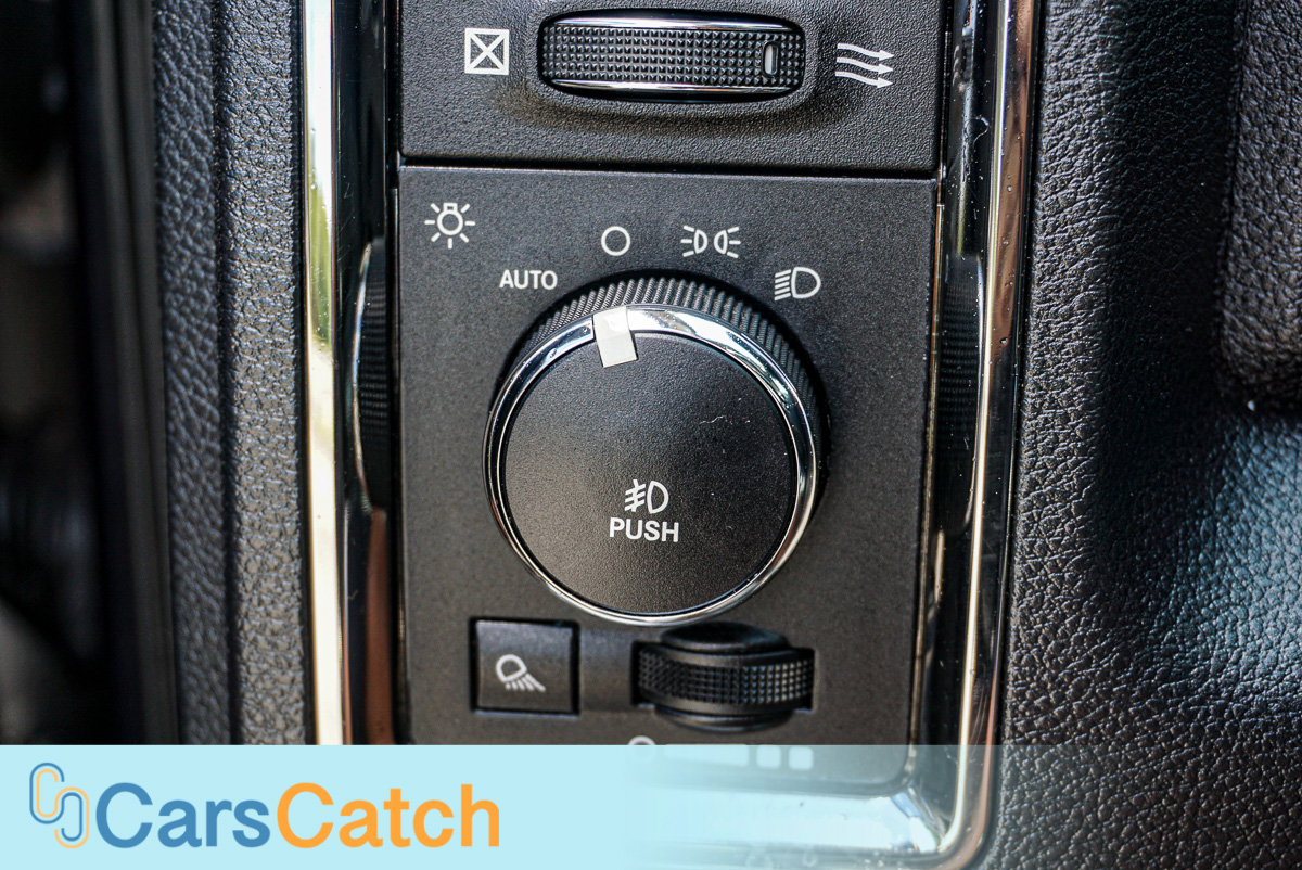 CARSCATCH - Used vehicle - Truck RAM 1500 2013